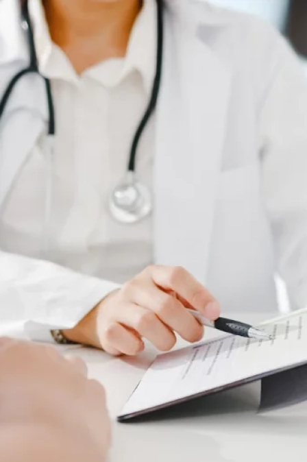 хирург ведет прием на дому